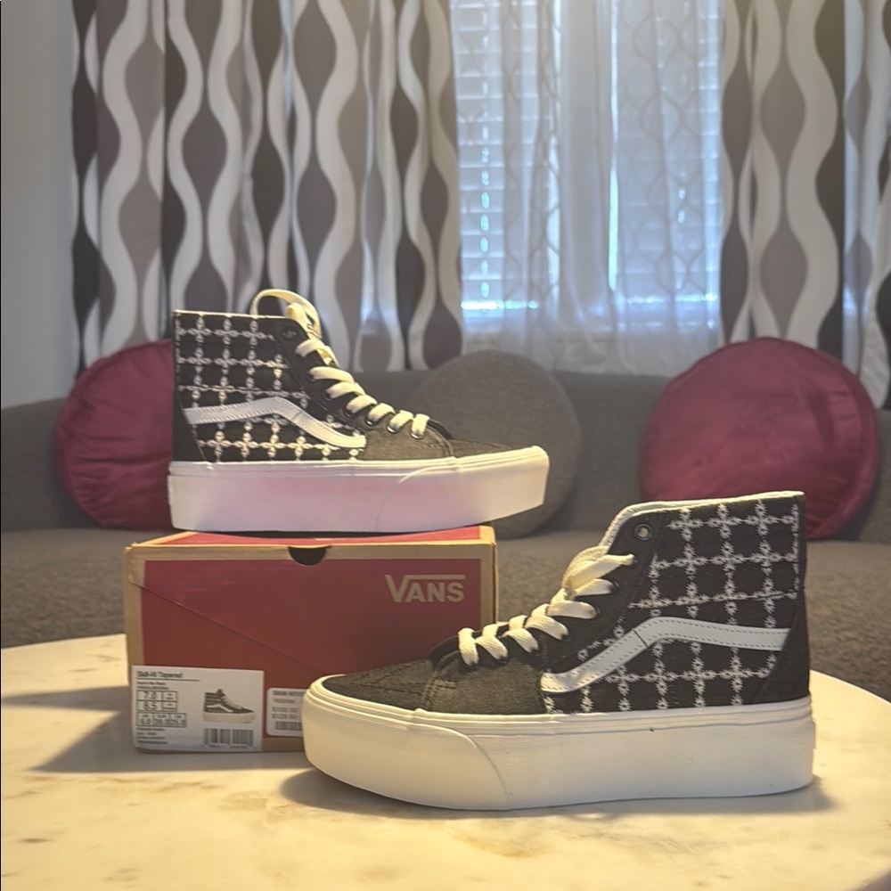 Vans Black and White Sneakers Iconic Checkered Design